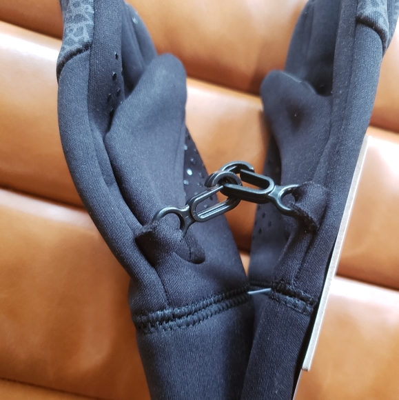 NWT Nike Jumpman Youth Gloves Black - Picture 3 of 7